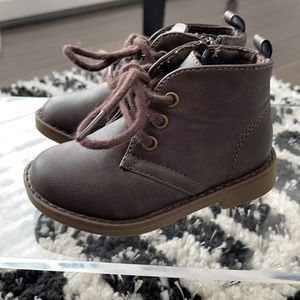 Baby Gap booties 🐻